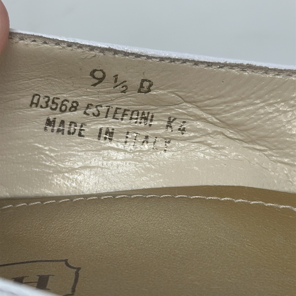 Coach pumps size 9 1/2 B - Picture 4 of 10